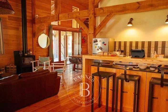 Image No.23-8 Bed House for sale