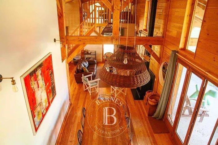 Image No.24-8 Bed House for sale