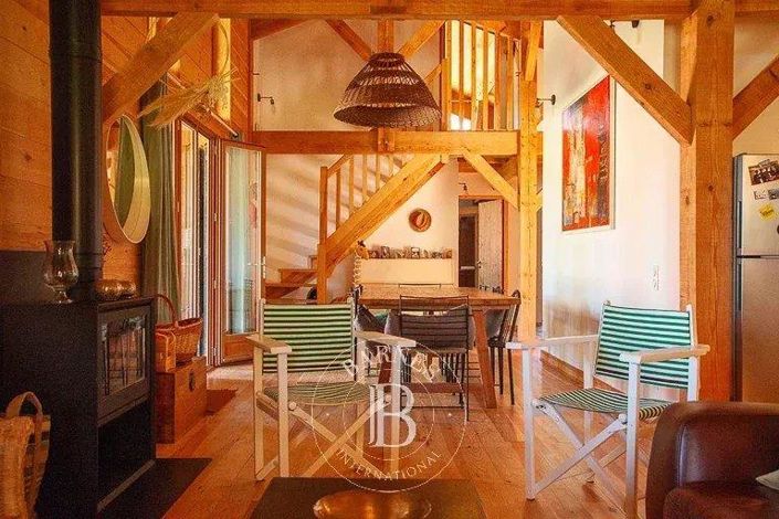 Image No.25-8 Bed House for sale