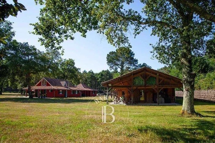 Image No.5-8 Bed House for sale