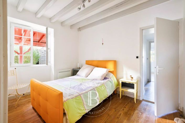 Image No.12-4 Bed House for sale