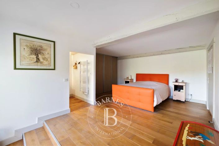 Image No.15-4 Bed House for sale