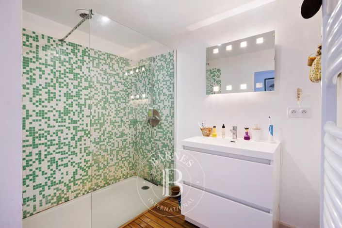 Image No.17-4 Bed House for sale