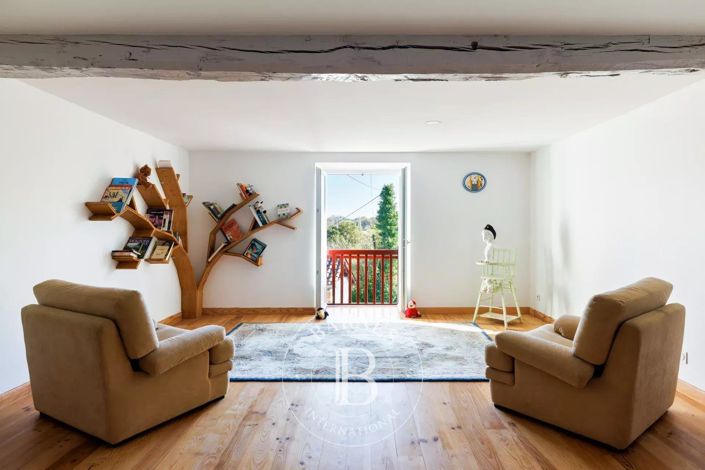 Image No.18-4 Bed House for sale