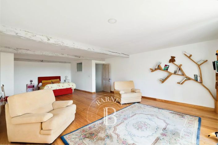 Image No.19-4 Bed House for sale