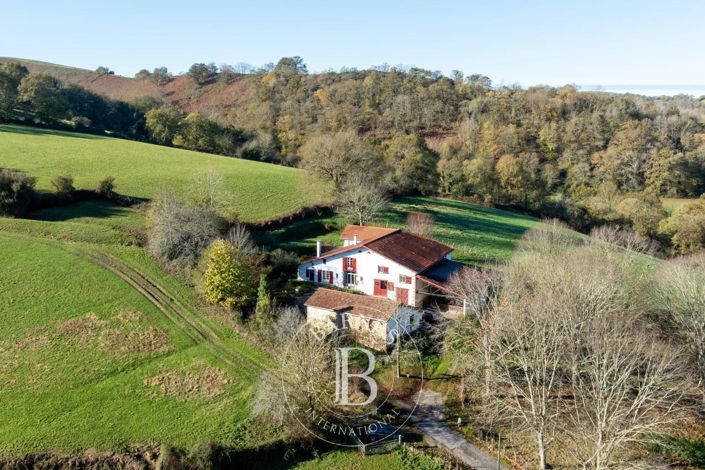 Image No.2-4 Bed House for sale