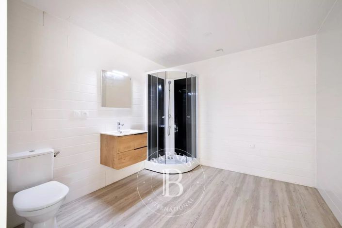 Image No.22-4 Bed House for sale