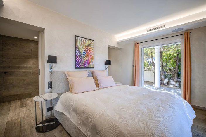 Image No.34-5 Bed House for sale