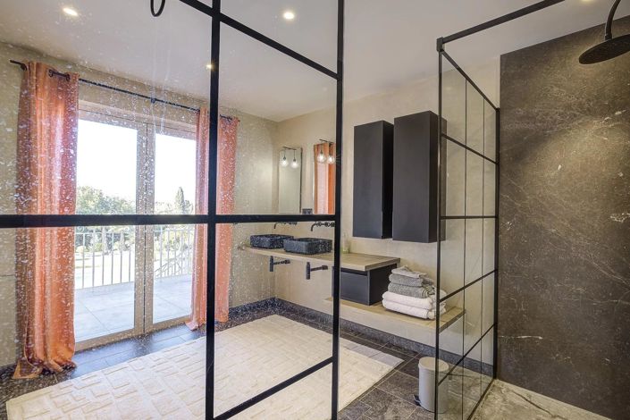 Image No.37-5 Bed House for sale