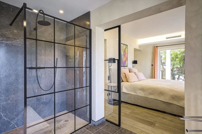 Image No.38-5 Bed House for sale