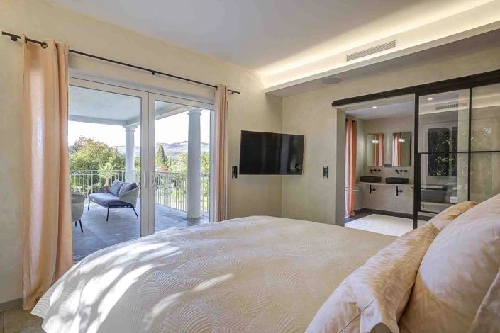 Image No.40-5 Bed House for sale