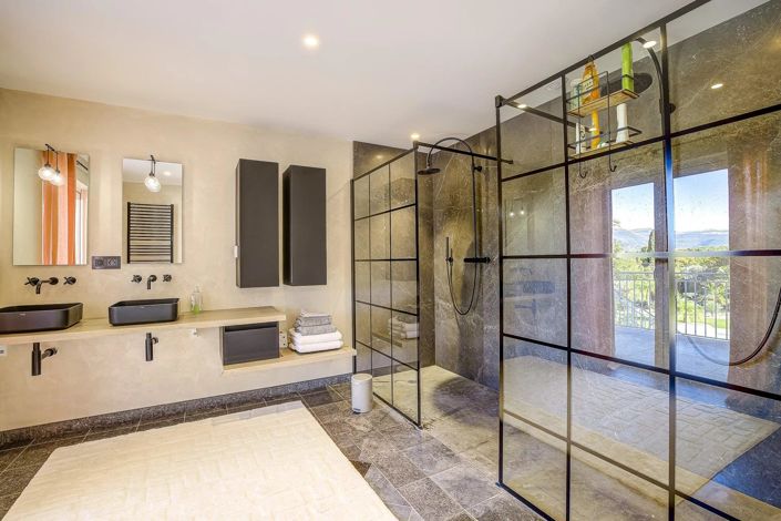 Image No.42-5 Bed House for sale