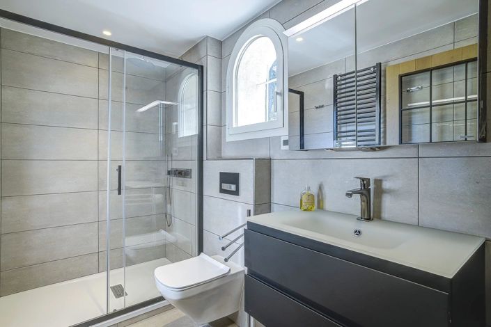 Image No.44-5 Bed House for sale