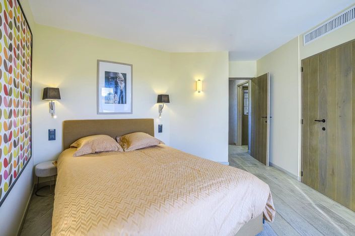 Image No.52-5 Bed House for sale