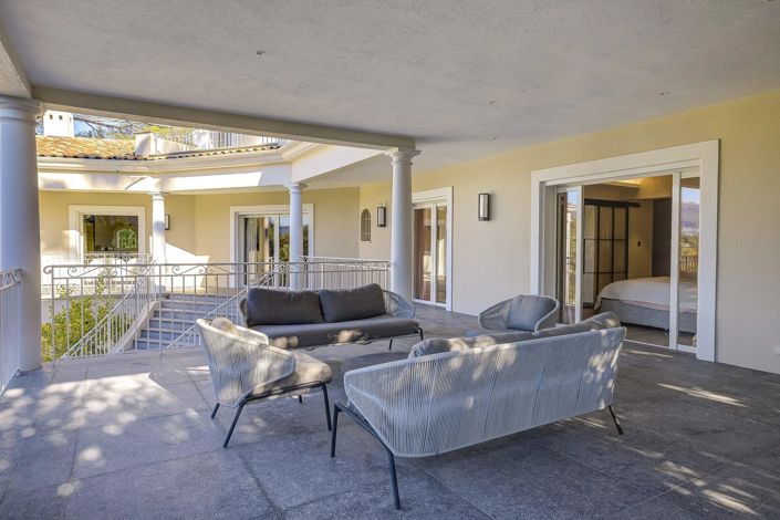 Image No.6-5 Bed House for sale