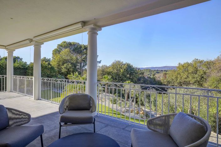 Image No.7-5 Bed House for sale