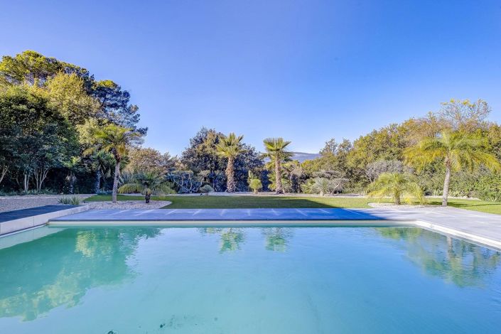 Image No.9-5 Bed House for sale