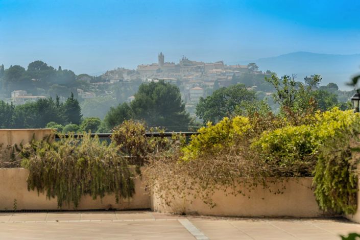 Image No.14-11 Bed House for sale