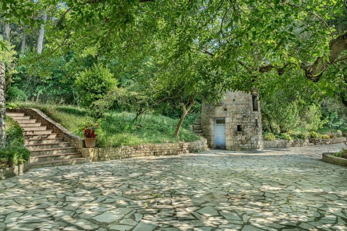 Image No.29-8 Bed House for sale