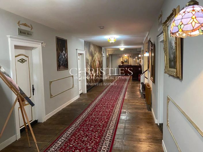 Image No.18-10 Bed House for sale