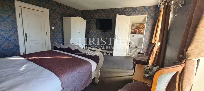 Image No.24-10 Bed House for sale
