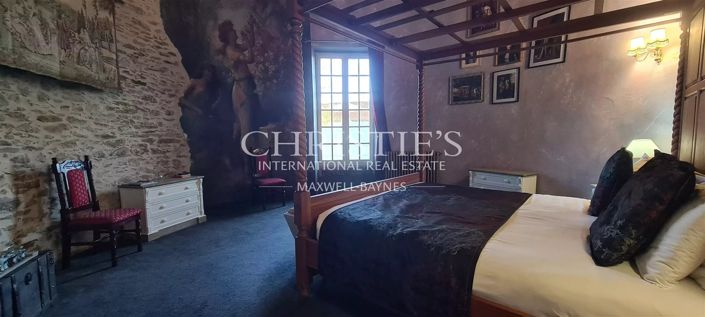 Image No.28-10 Bed House for sale