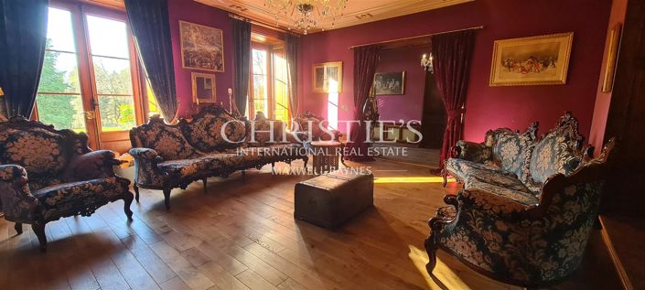 Image No.30-10 Bed House for sale