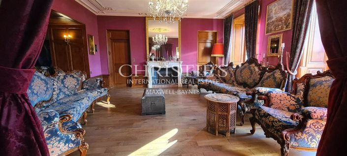 Image No.32-10 Bed House for sale
