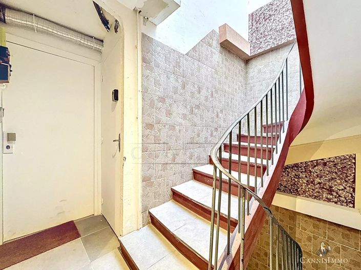 Image No.11-1 Bed Apartment for sale