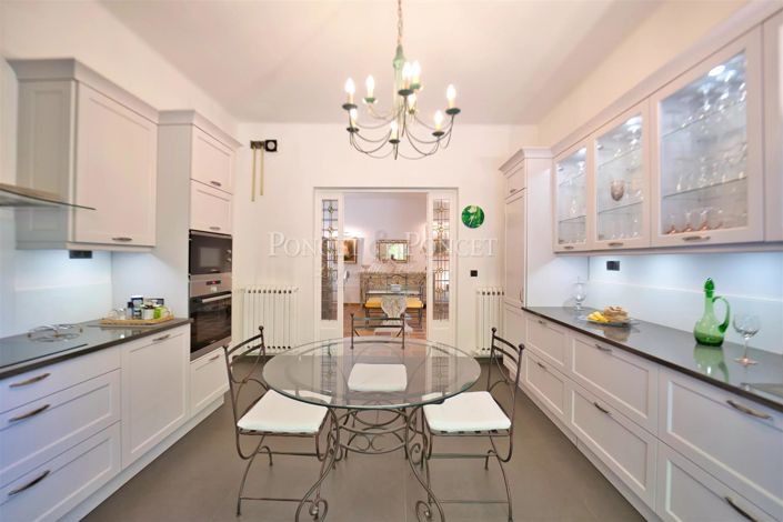 Image No.14-8 Bed House for sale