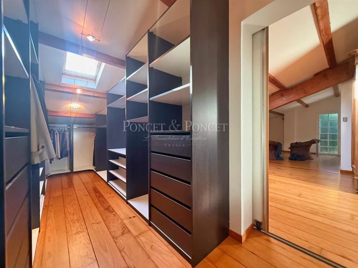 Image No.17-8 Bed House for sale