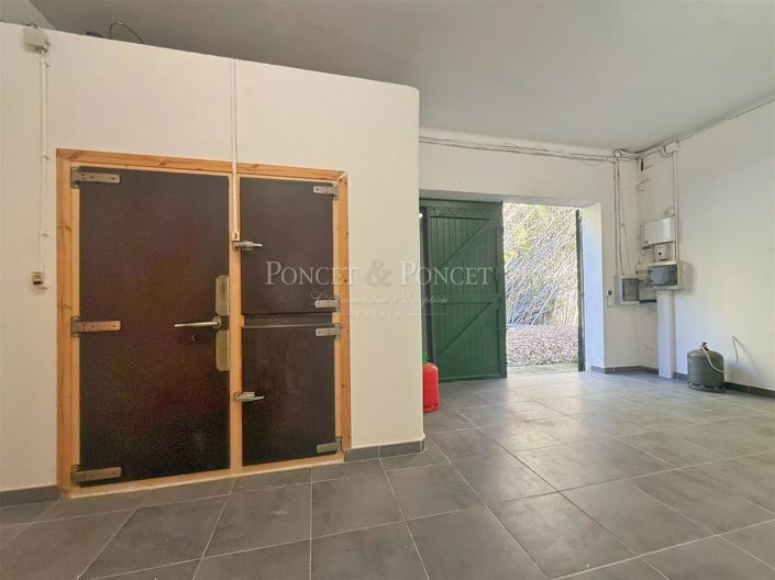 Image No.20-8 Bed House for sale