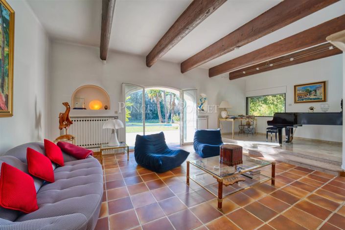 Image No.7-8 Bed House for sale