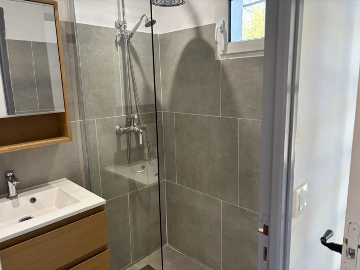 Image No.12-5 Bed House for sale