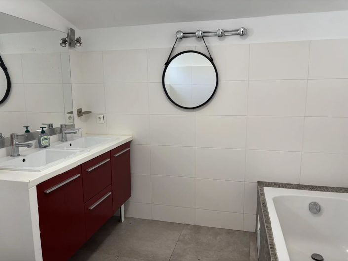 Image No.17-5 Bed House for sale