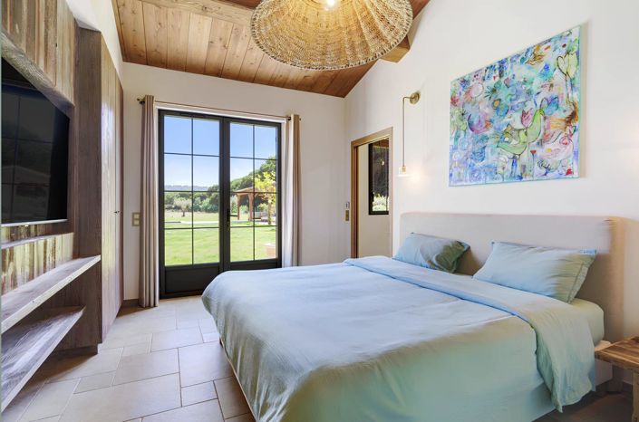 Image No.19-5 Bed House for sale