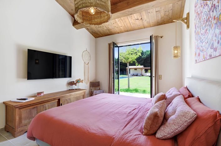 Image No.20-5 Bed House for sale