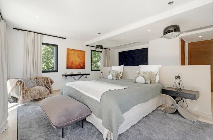 Image No.20-7 Bed House for sale