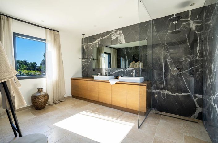 Image No.27-7 Bed House for sale