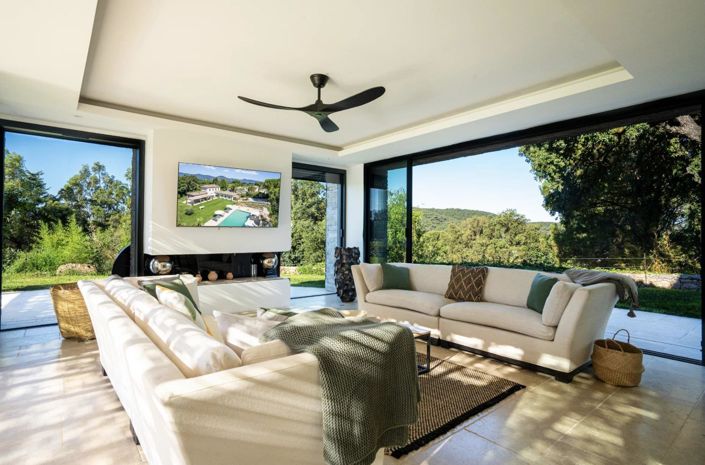 Image No.8-7 Bed House for sale