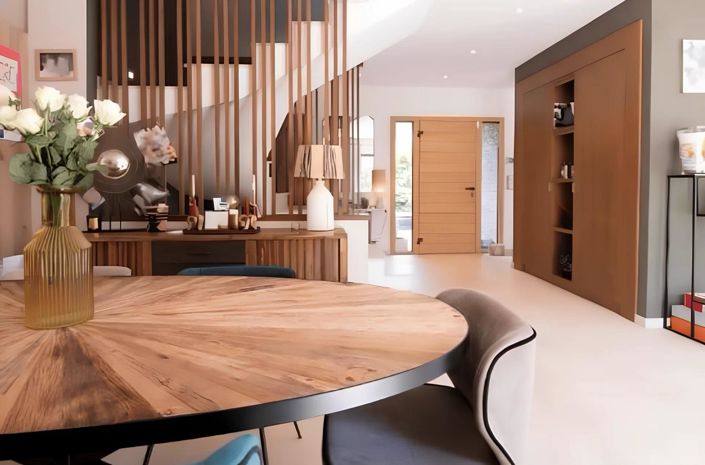 Image No.8-4 Bed House for sale