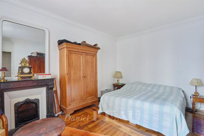 Image No.10-3 Bed Apartment for sale