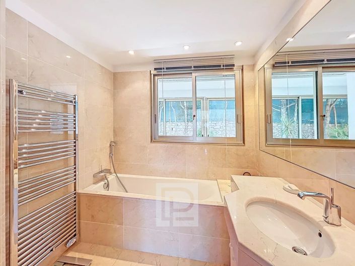 Image No.13-3 Bed Apartment for sale