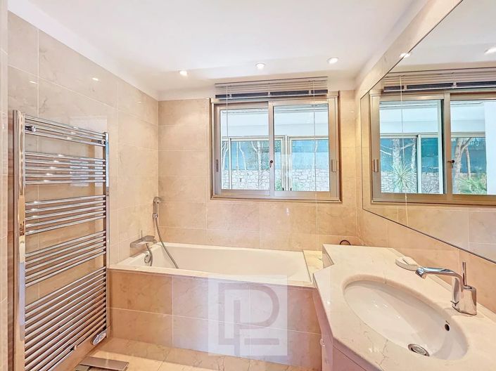 Image No.13-3 Bed Apartment for sale