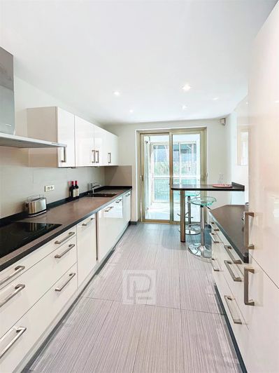 Image No.8-3 Bed Apartment for sale