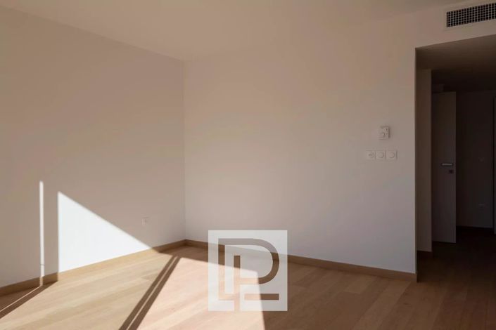 Image No.12-4 Bed Apartment for sale