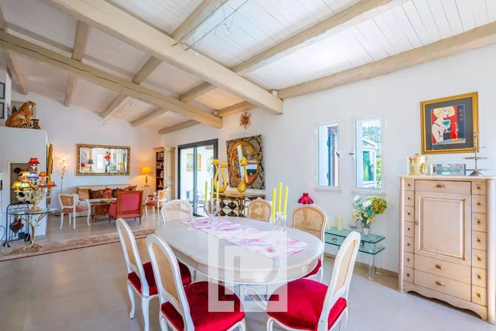 Image No.2-5 Bed House for sale