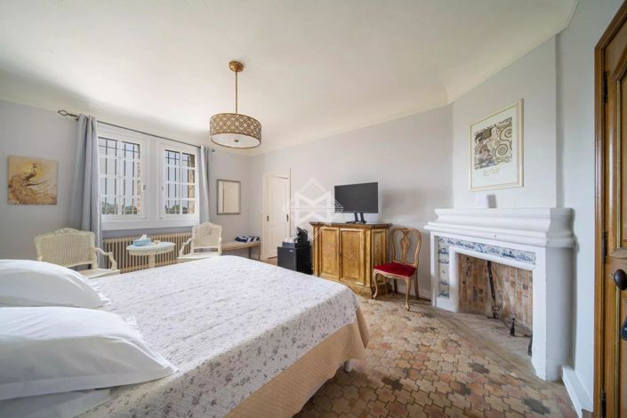 Image No.9-8 Bed House for sale