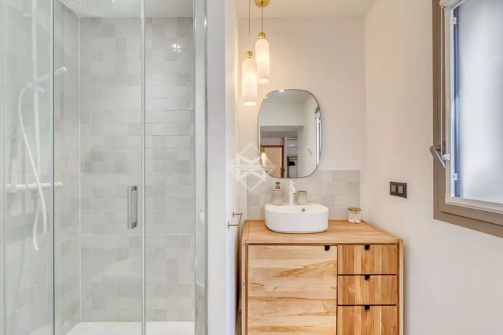 Image No.10-5 Bed House for sale