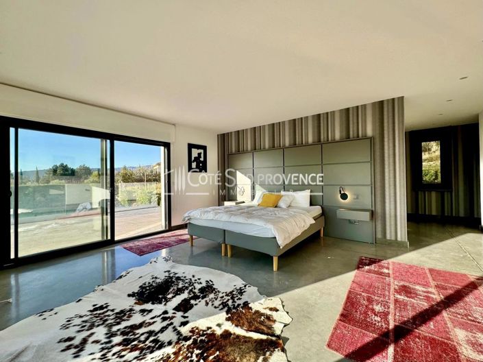 Image No.17-4 Bed House for sale